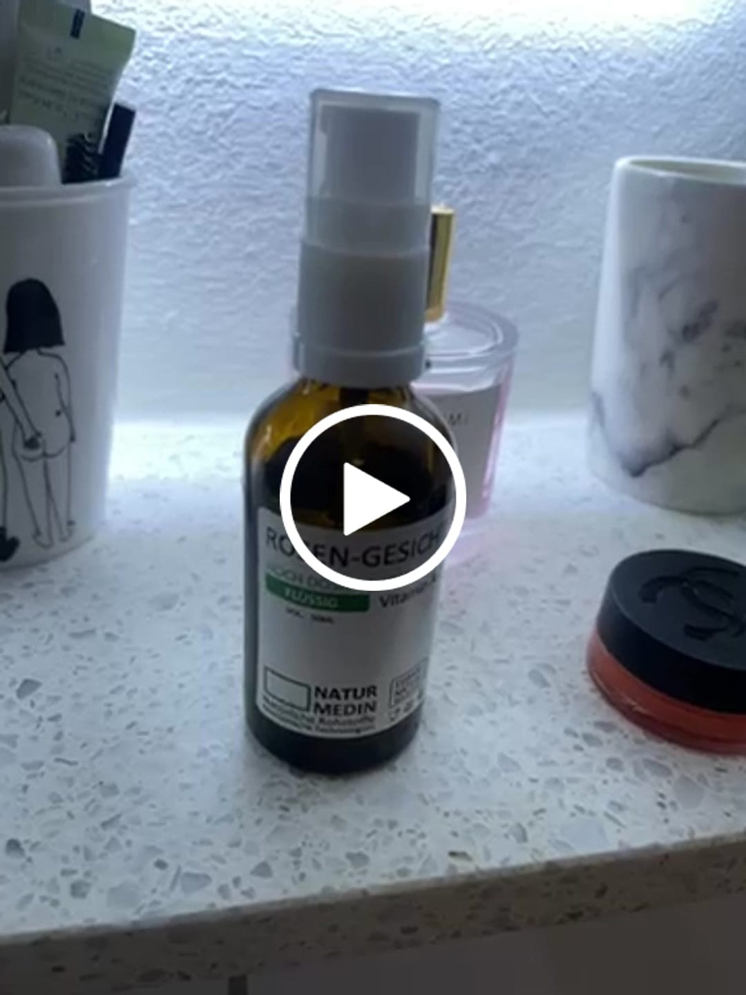 Customer video review of Gesichtsserum Hyaluron Retinol Vitamin A C E Anti-Aging 100% Natur