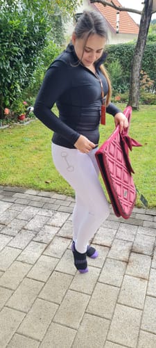 Customer photo review of CELINE - JUMPING SADDLE PAD | ROSE BERRY