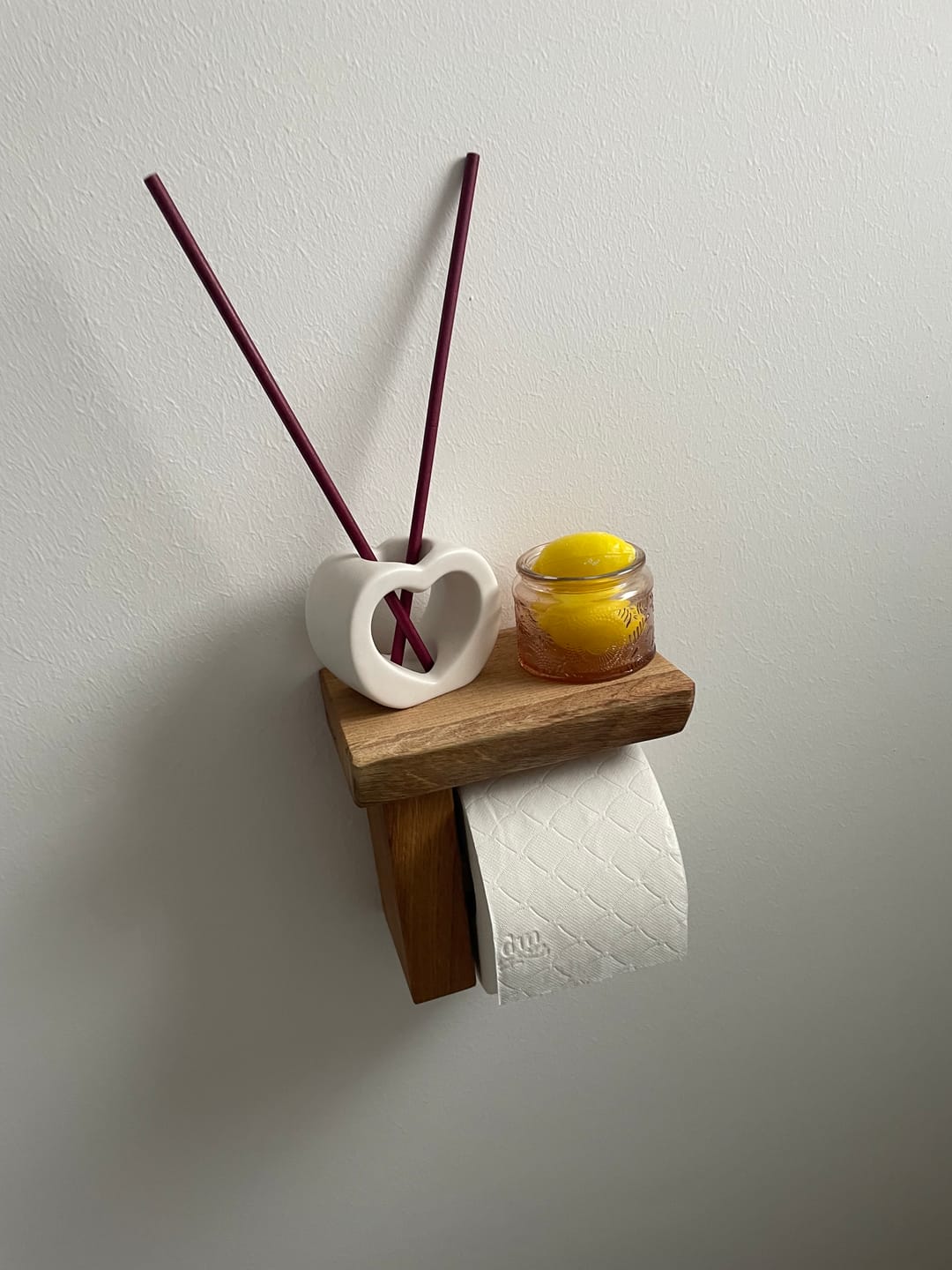 Customer photo review of Toilettenpapierhalter CULTUS aus Holz