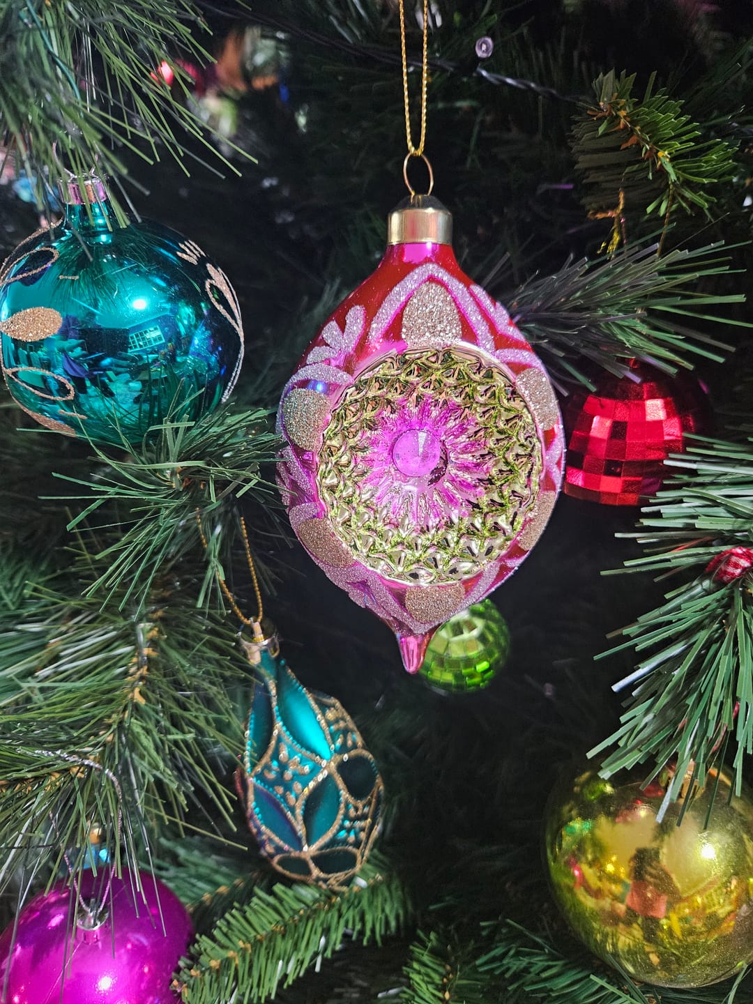Customer photo review of Retro Pink Vintage Drop Bauble