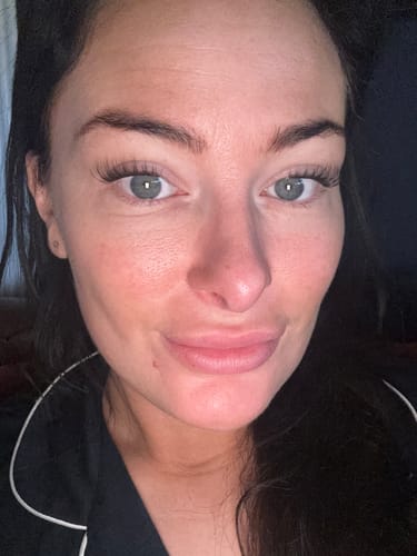 Close-up of a reviewer wearing the natural-looking Lazy Girl Pre-Glued Half Lashes.