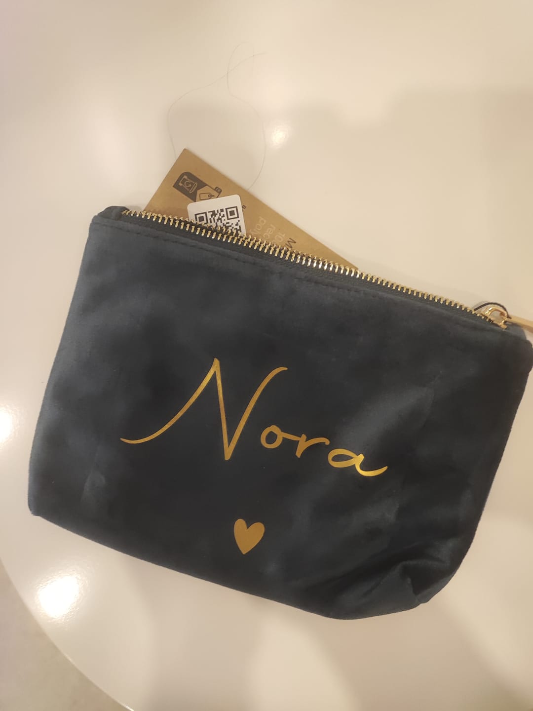 Customer photo review of Meine Kosmetiktasche - Personalisierte Samt Kosmetiktasche für MakeUp und Kosmetika mit Namen