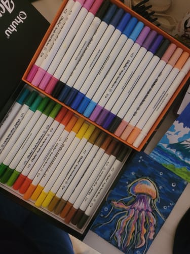 Customer photo review of Ohuhu - Set 36 Marcadores Acrílicos Punta Fina y Redonda