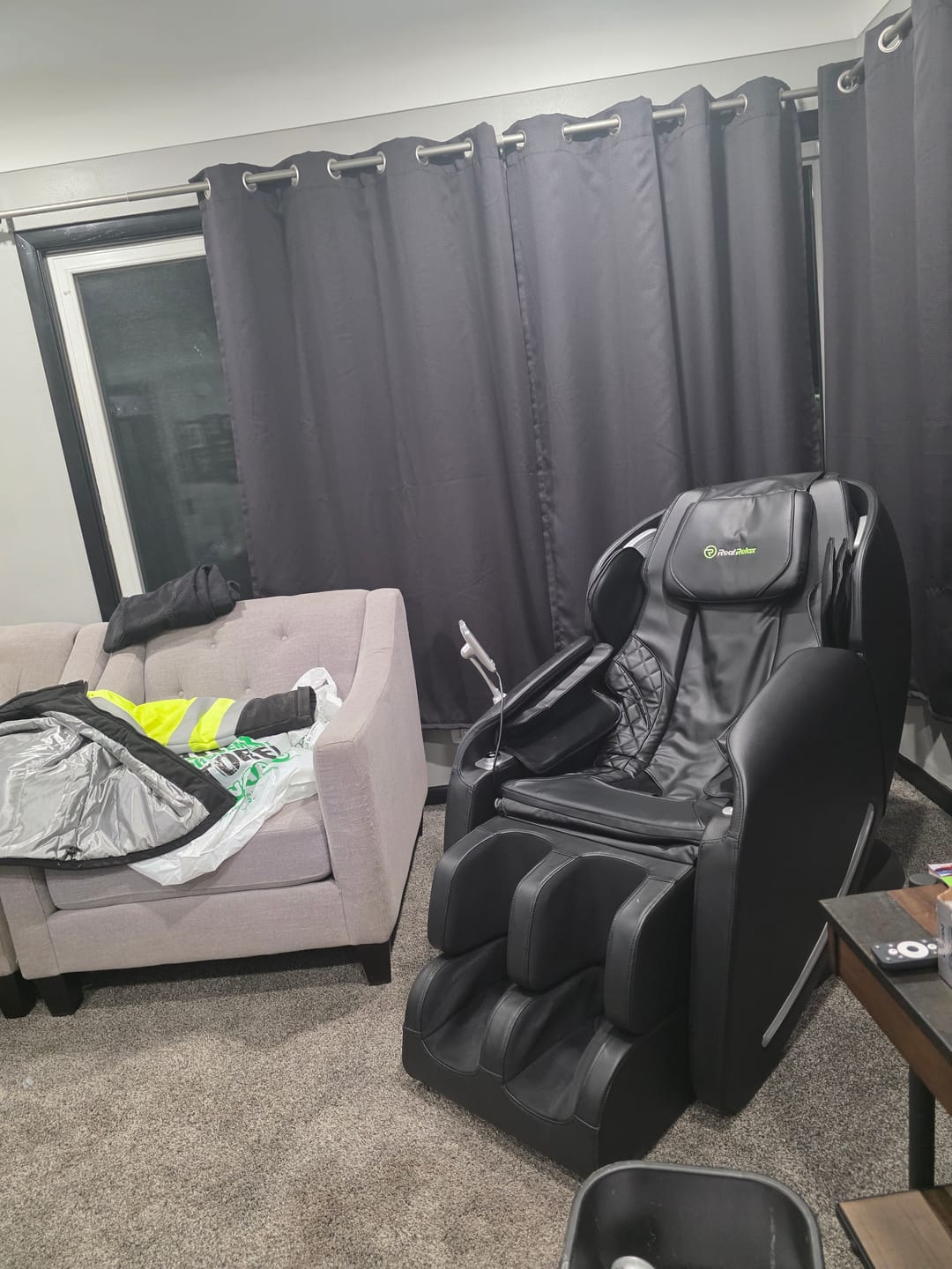 Customer photo review of Favor-06 3D Massage Chair Black