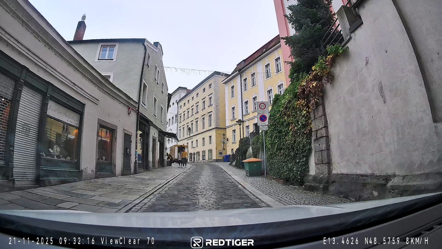 Customer photo review of Redtiger ViewClear 70 4K Dual HDR 5.8Ghz WiFi-6 Hyper Night Clarity Dual Dash Cam