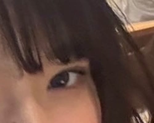 レビュアーによる「Dolly Kristin 1Day - チョコ」を着用した目のクローズアップ。フチが瞳を大きく見せています。