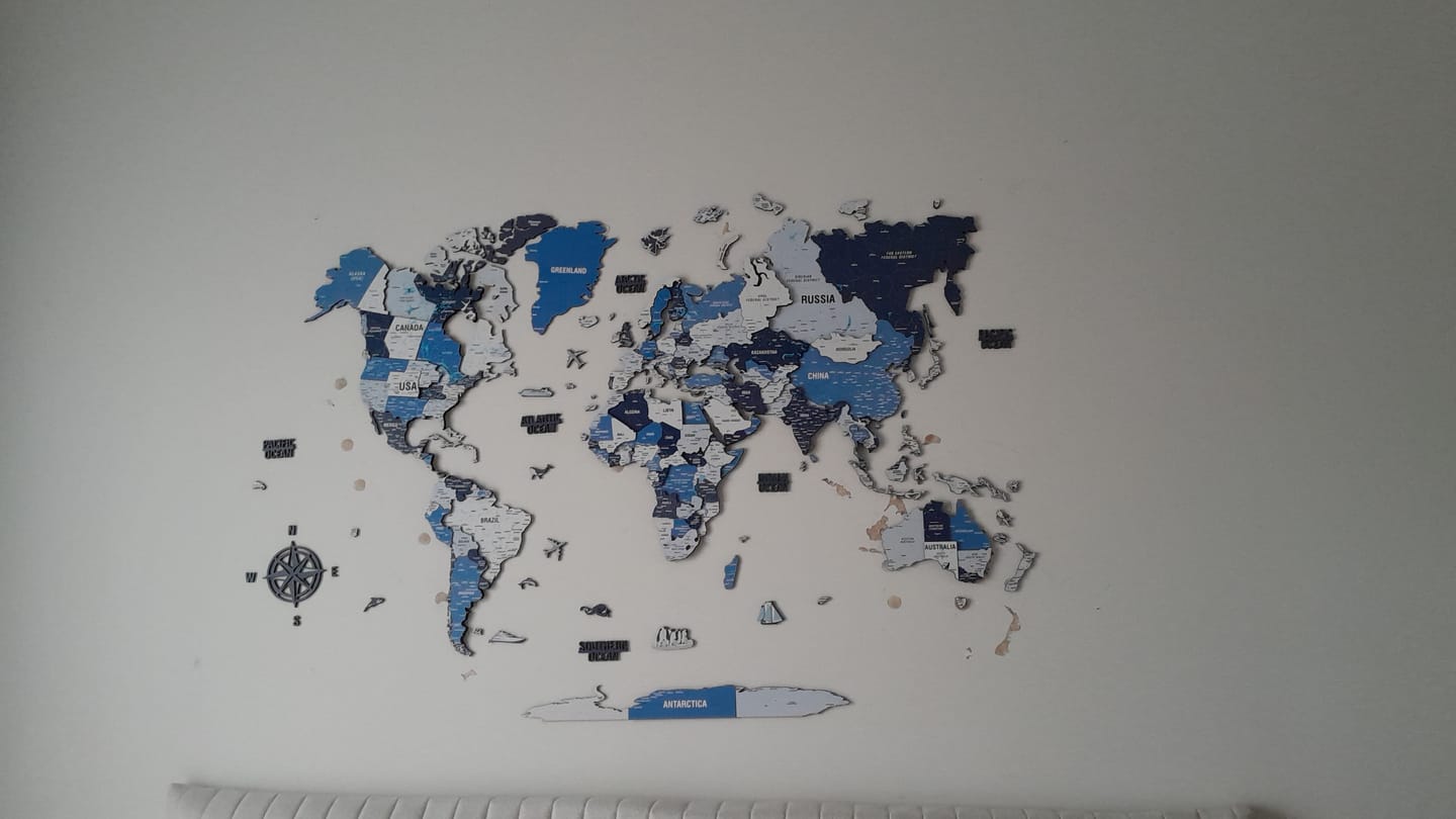 Customer photo review of Renkli Baskılı Ahşap Dünya Haritası (Navy)
