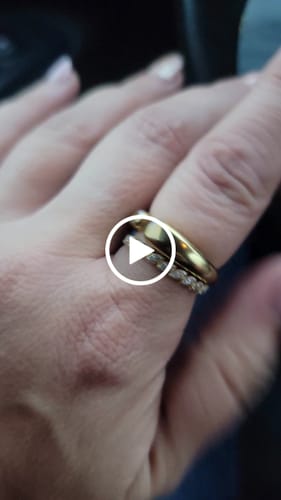 Customer video review of Tori 18k White Gold Plated Ring with Round Cut Swarovski Crystals