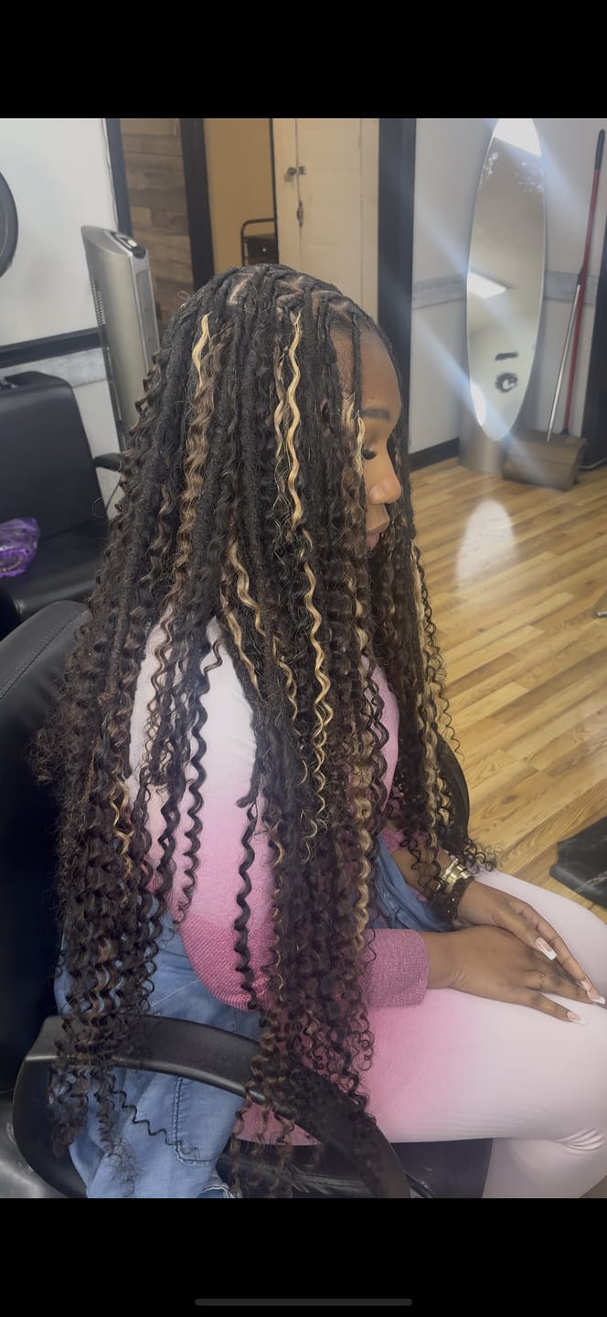 Customer photo review of #4 Medium Brown Water Wave Human Crochet Hair