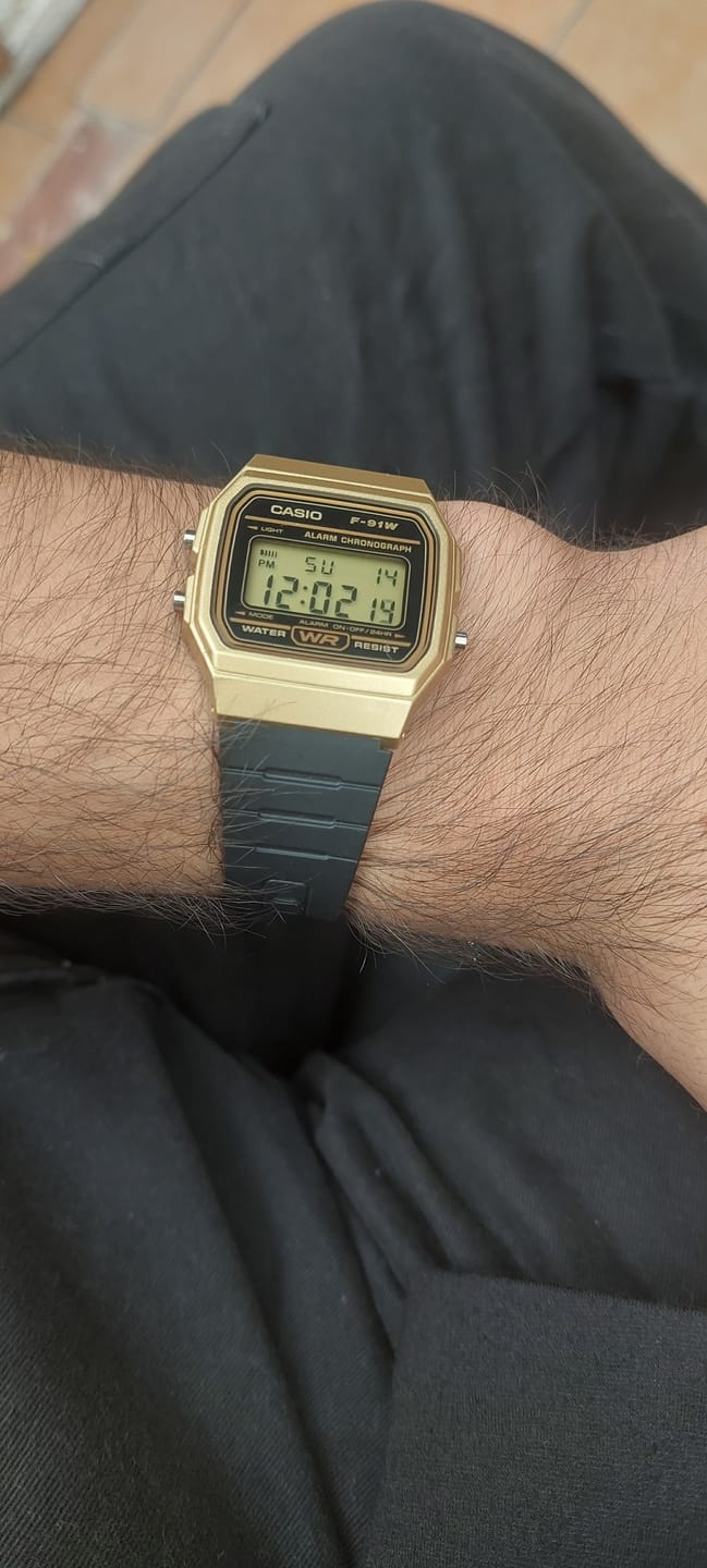 Customer photo review of Reloj Casio Vintage F-91WM-9ADF Dorado/Negro