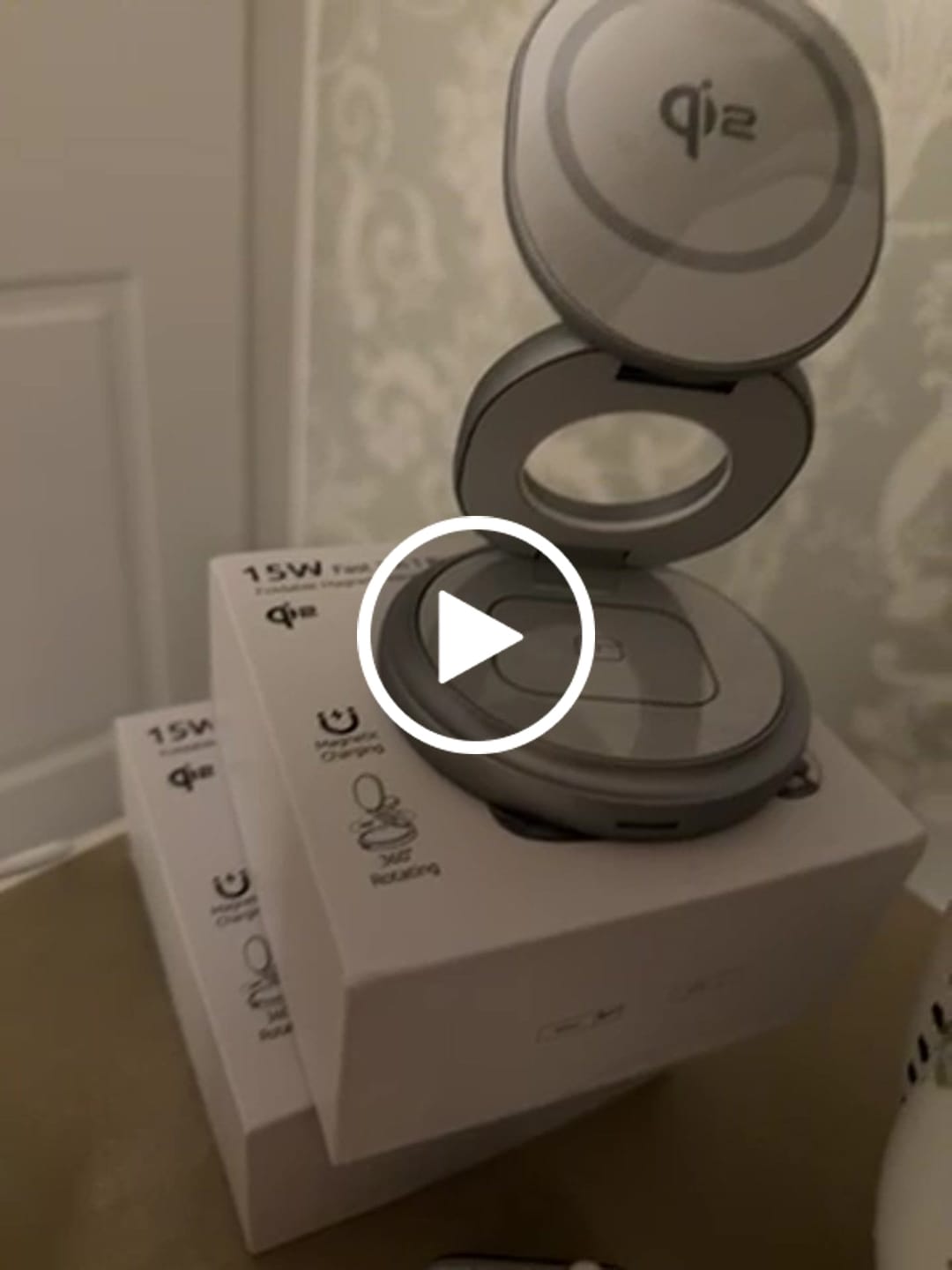 Customer video review of MagFold Twist Qi2.2 25W