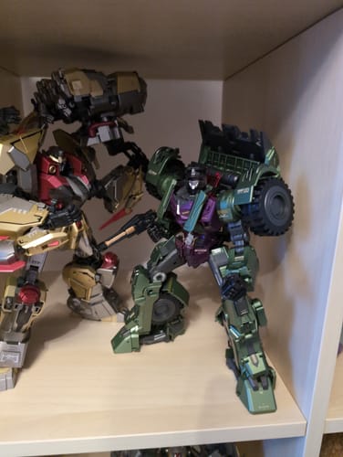 Customer photo review of Dream Star Toys  DST02-001 DST02001 Forklift Warrior ( Scrapper, Constructicon, Devastator Combiner) DreamStarToys Metallic Version 24.5 cm / 9.6"