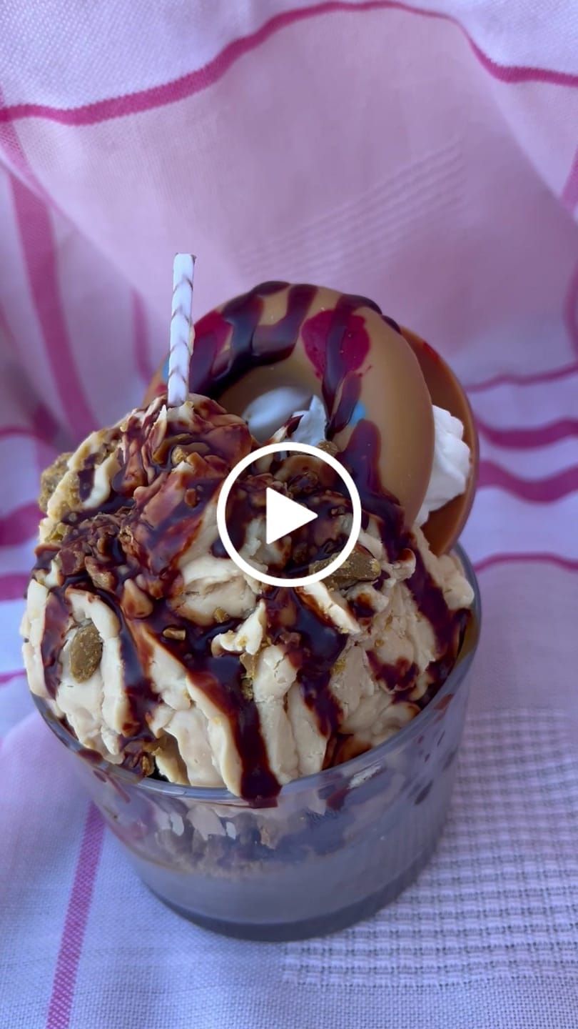 Customer video review of Fragancia CHRISTMAS HUG