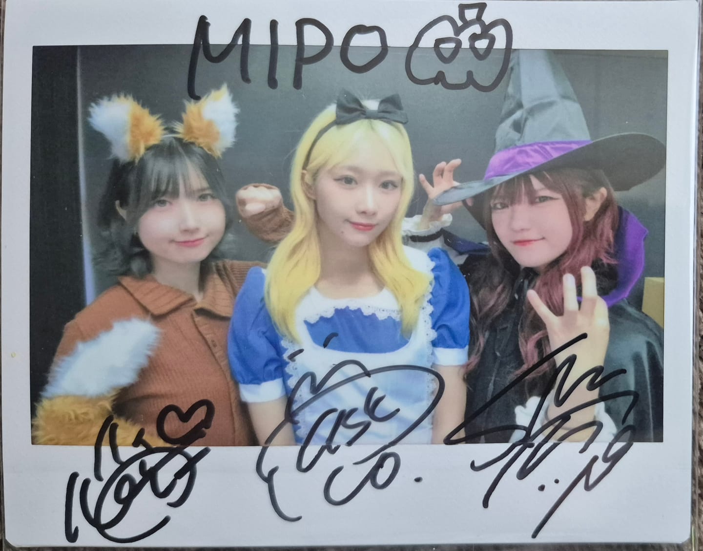 Customer photo review of TRiDENT "ONLINE BROMIDE" Autographed Polaroid Style Photo (With Your Custom Name)