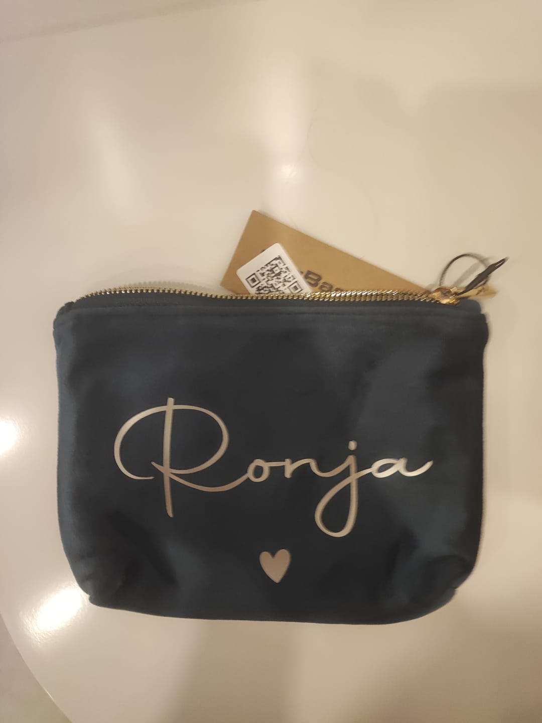 Customer photo review of Meine Kosmetiktasche - Personalisierte Samt Kosmetiktasche für MakeUp und Kosmetika mit Namen