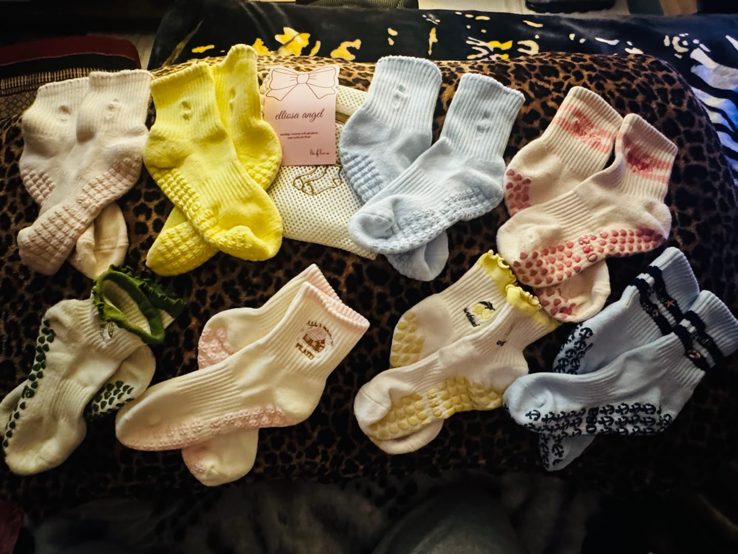 Customer photo review of Elliosa Grip Basics - Butter Yellow