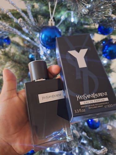 Reseña con foto de un cliente sobre Perfume YVES SAINT LAURENT Y EDP