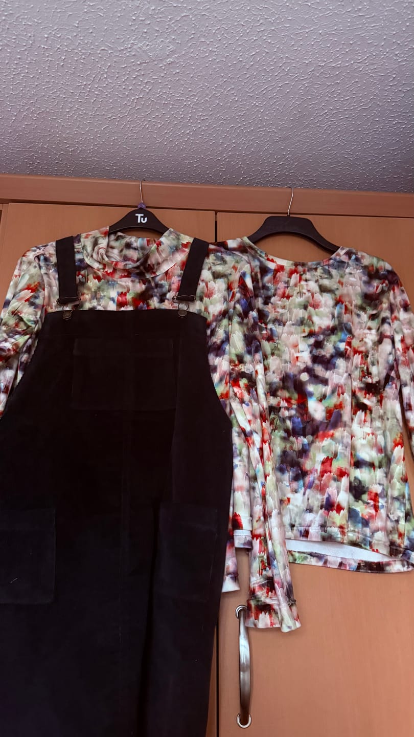 Customer photo review of Watercolour Feathers Stretch Velvet Fabric