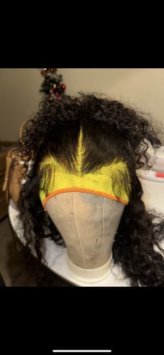 Customer photo review of CurlyMe Pre-bleached 250% Density Wear Go Glueless Wig 7x5 Pre-cut HD Lace Water Wave Human Hair