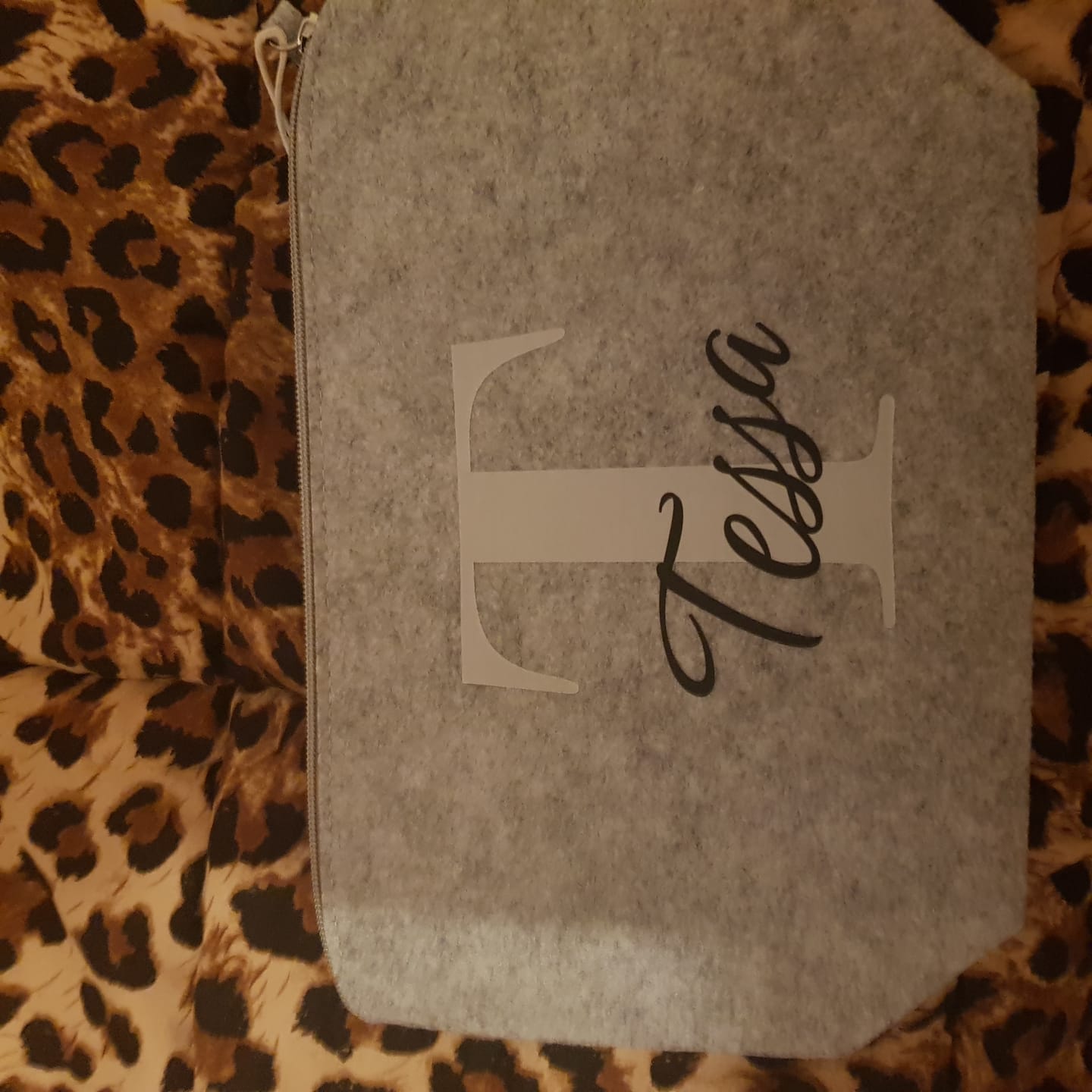 Customer photo review of Initiale - Individuelle Kosmetiktasche Filz