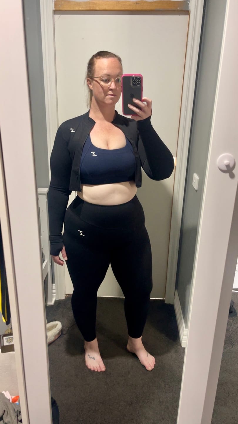 Customer photo review of ASCEND INVISIBLE SCRUNCH LEGGINGS - Carbon