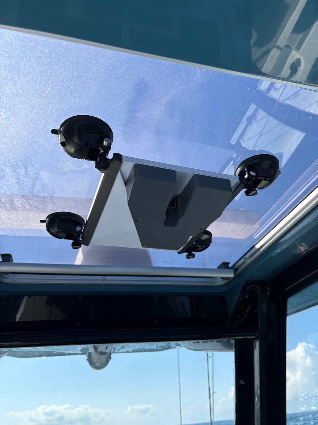 Customer photo review of Ravion®  Suction Cup Battery Mount