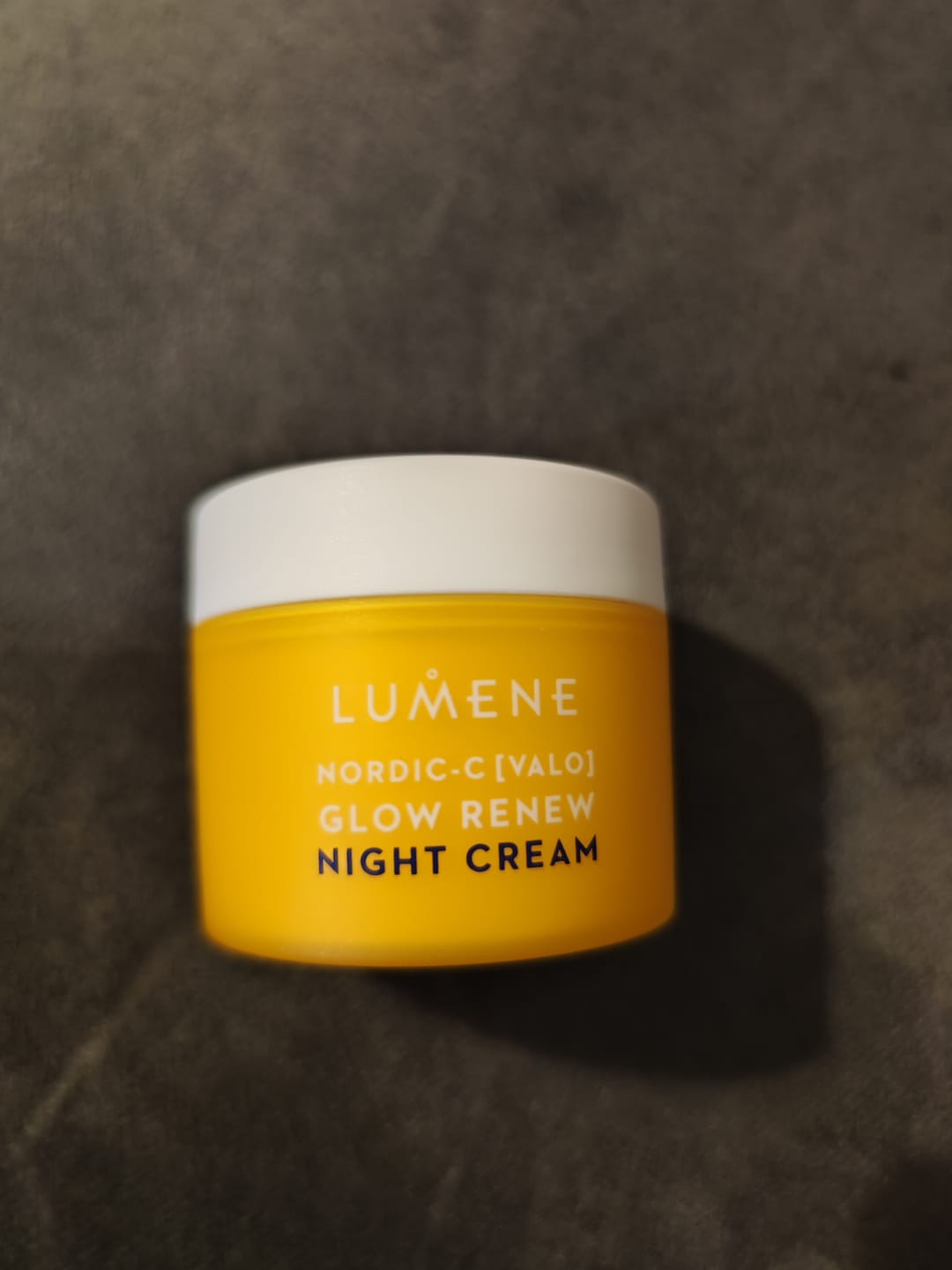 Customer photo review of Нощен крем за блясък и сияние с Витамин С Lumene NORDIC-C Valo