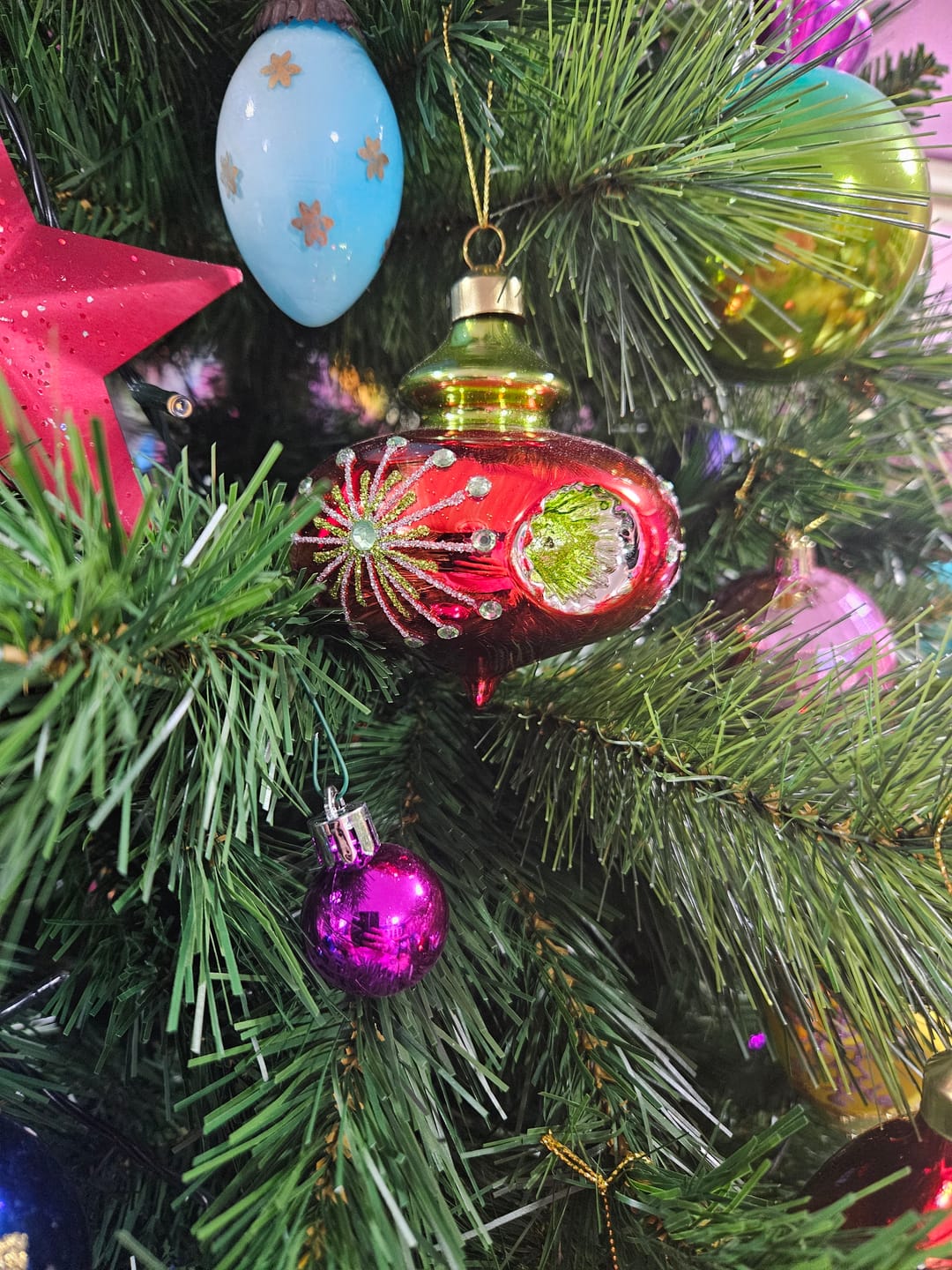 Customer photo review of Retro Red Vintage Finial Bauble