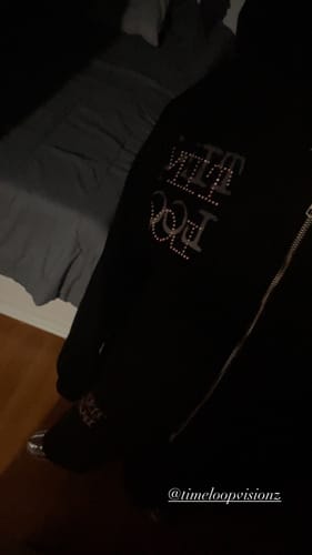 Customer photo review of TIMELOOP SWEATS