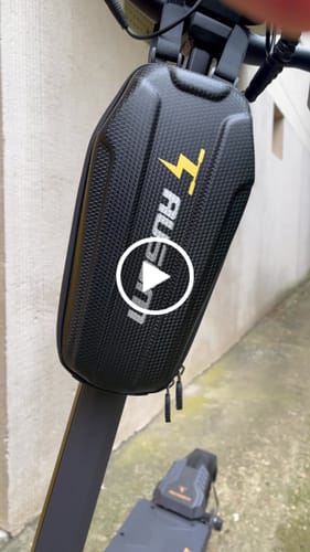 Customer video review of Ausom Branded Handlebar Bag