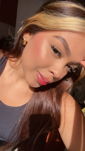 Customer photo review of BASE DE MAQUILLAJE LÍQUIDA 1ST SCENE