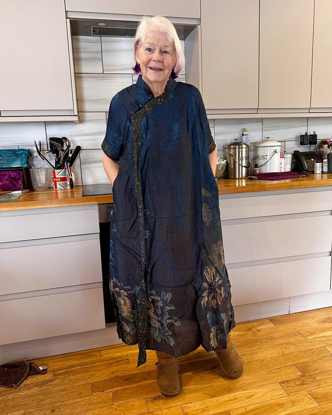 Customer photo review of Plus Size Women Casual Retro Flower 100% Rayon Stitching Dress