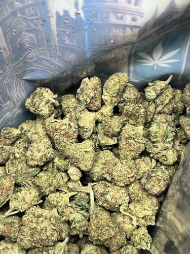 Customer photo review of Wedding Cake - Greenhouse THCA (Smalls)