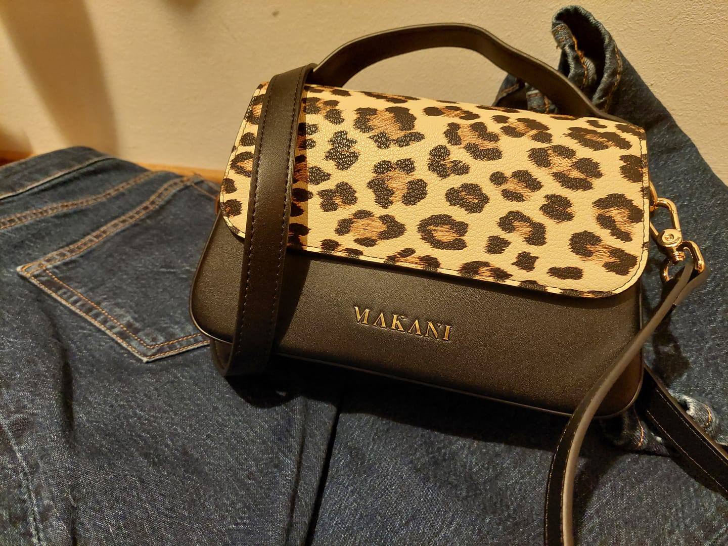 Customer photo review of NALUA - BLACK LEO