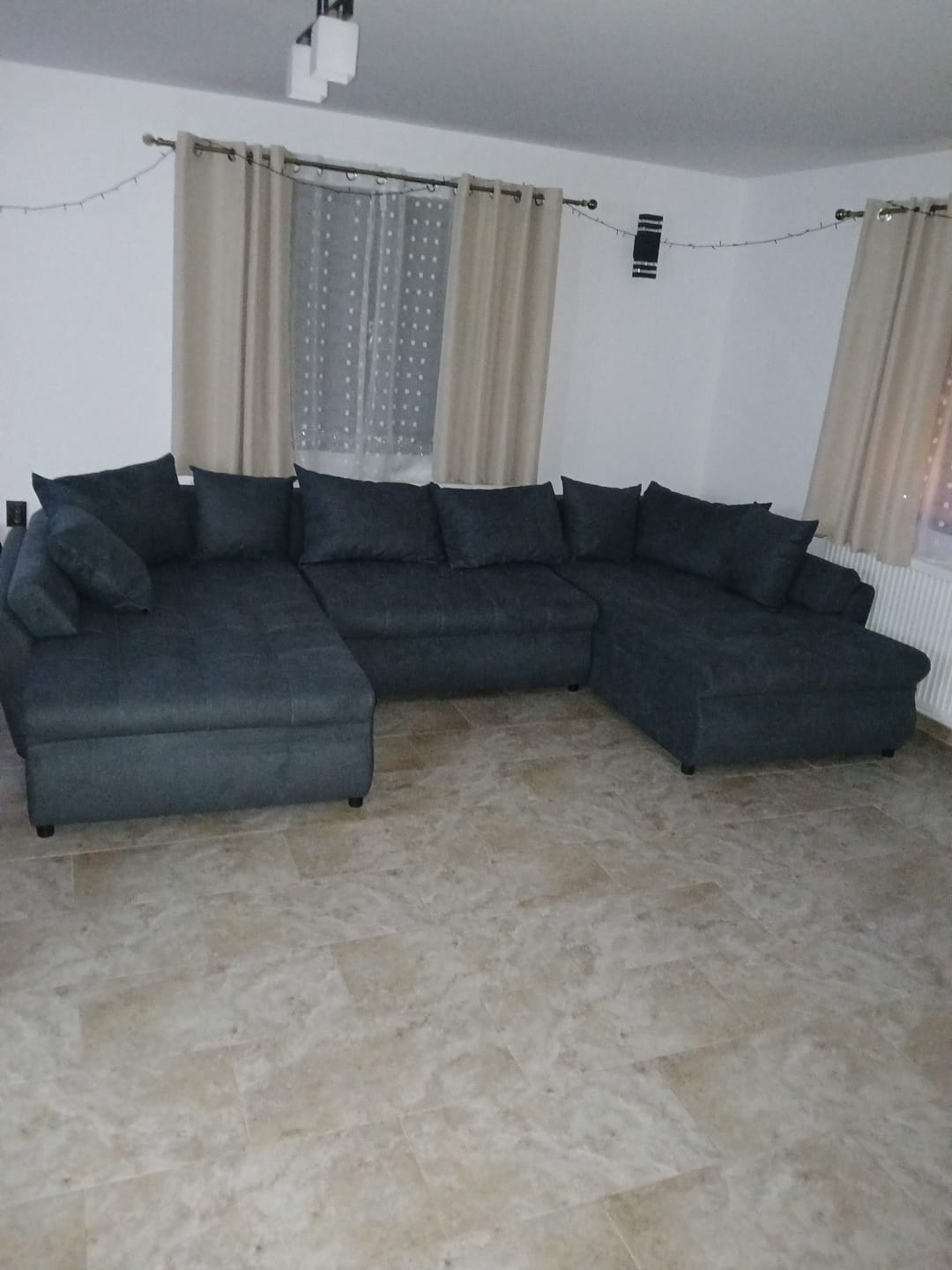 Customer photo review of Colțar extensibil dumonde cu ladă de depozitare si sezut confortabil din spuma HR, Loana U Enjoy Grey 355x185 cm