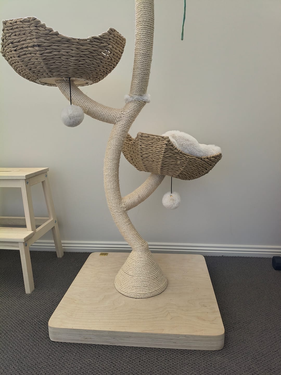 Customer photo review of MICHU Ivy Cat Tower Deluxe 4-Tier Designer Tall Cat Tree