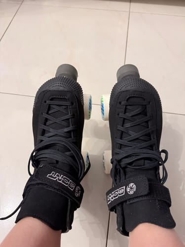 Customer photo review of Vegan ParkStar Roller Skates Package