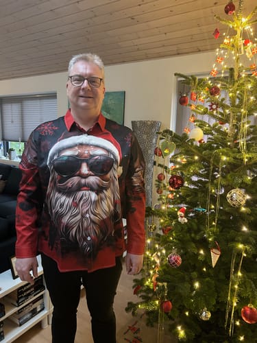 Customer photo review of Chemise à manches longues pour homme avec motif Père Noël cool pour Noël