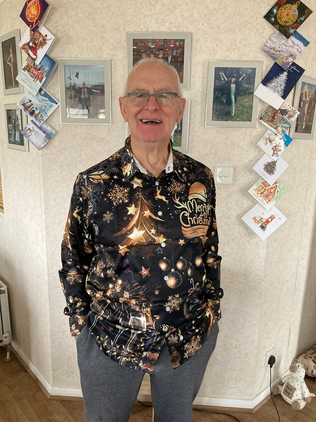 Customer photo review of Men's Golden Merry Christmas Champagne Print Long Sleeve Shirt