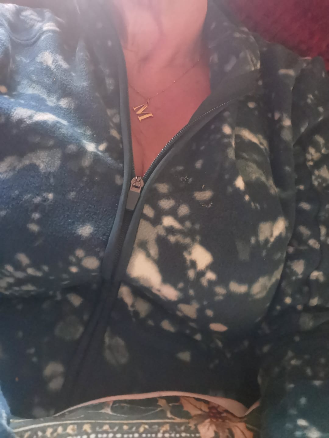 Customer photo review of M Initial Pendant Necklace + FREE Diamond Studs Gold