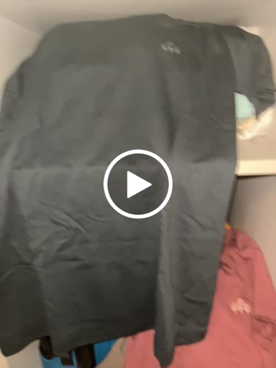 Customer video review of Holzbrüder® Tencel® - Bio Herren Shirt aus Holzfaser