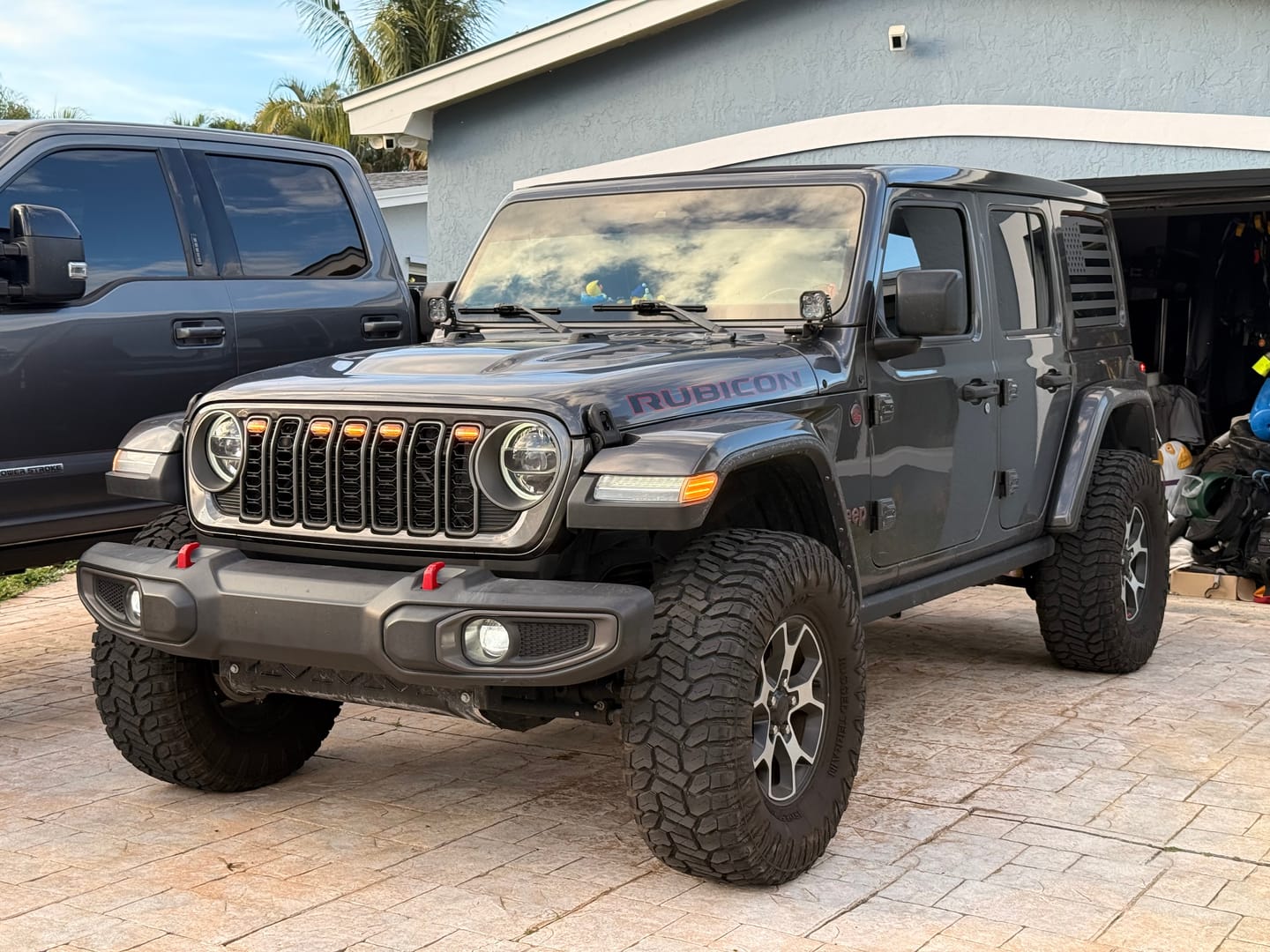 Customer photo review of Prerunner Amber/RGB Grille Lights for 24-25 JL JT Grille