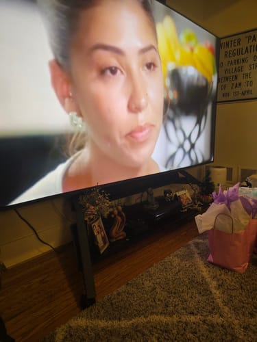 Customer photo review of Eiffel V2 FT100 TV Stand