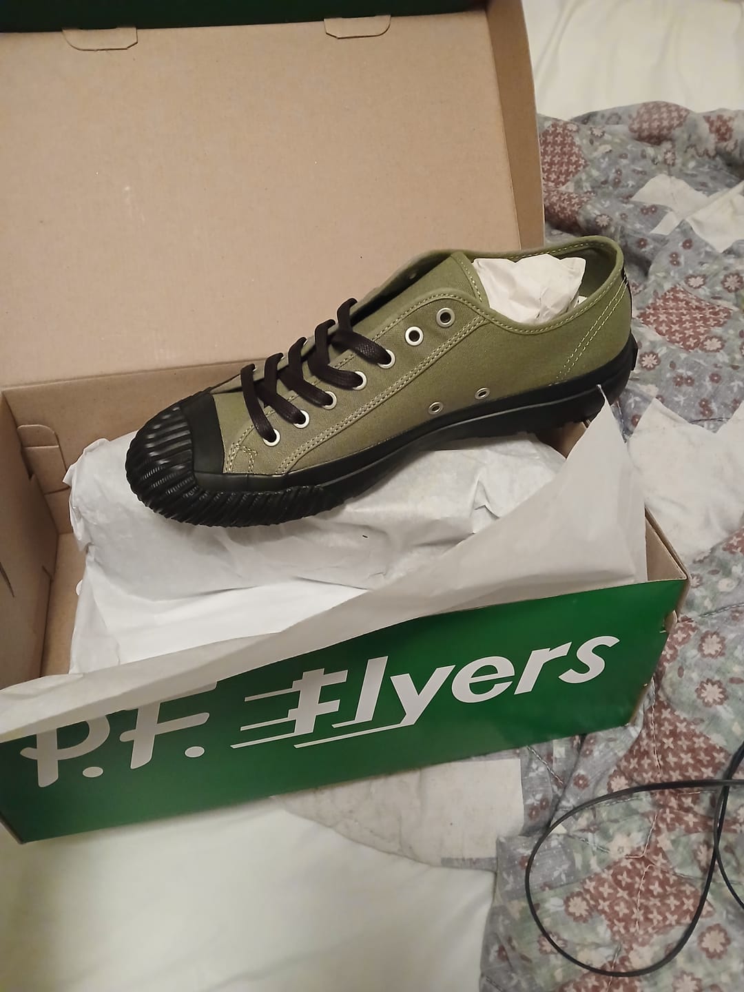 Customer photo review of Grounder Low-Top Olive/Black