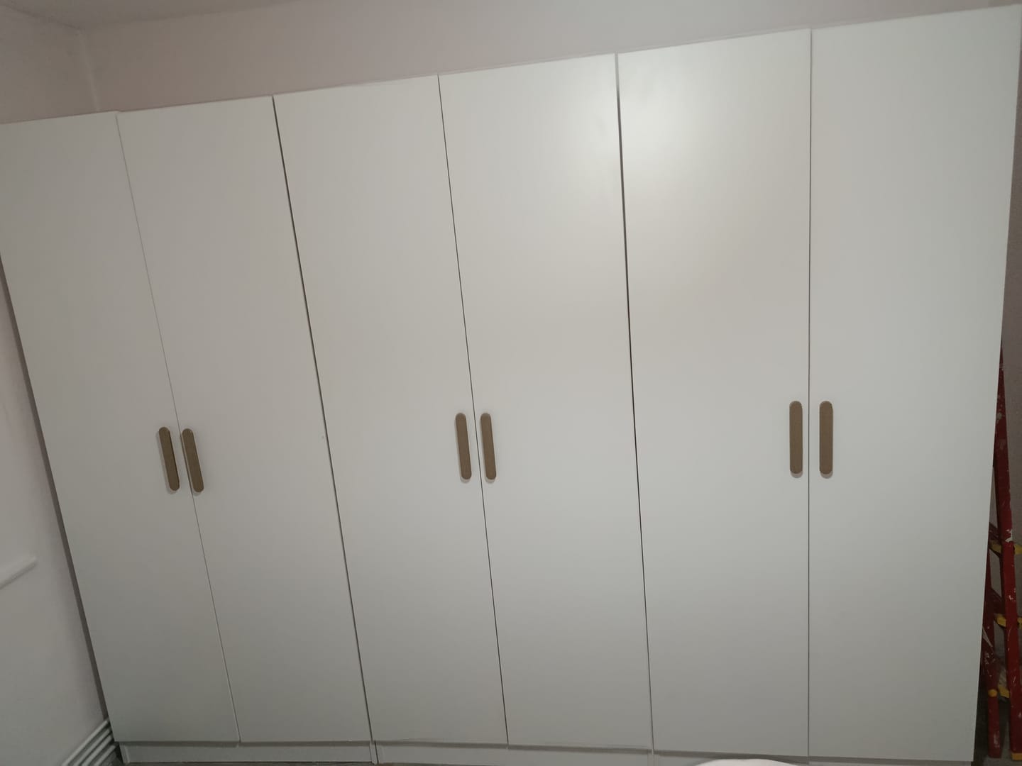 Customer photo review of Rani BA153 Geniş Gardırop Elbise Dolabı 7 Kapaklı 12 Raflı 3 Askılı Modüler Dolap Beyaz