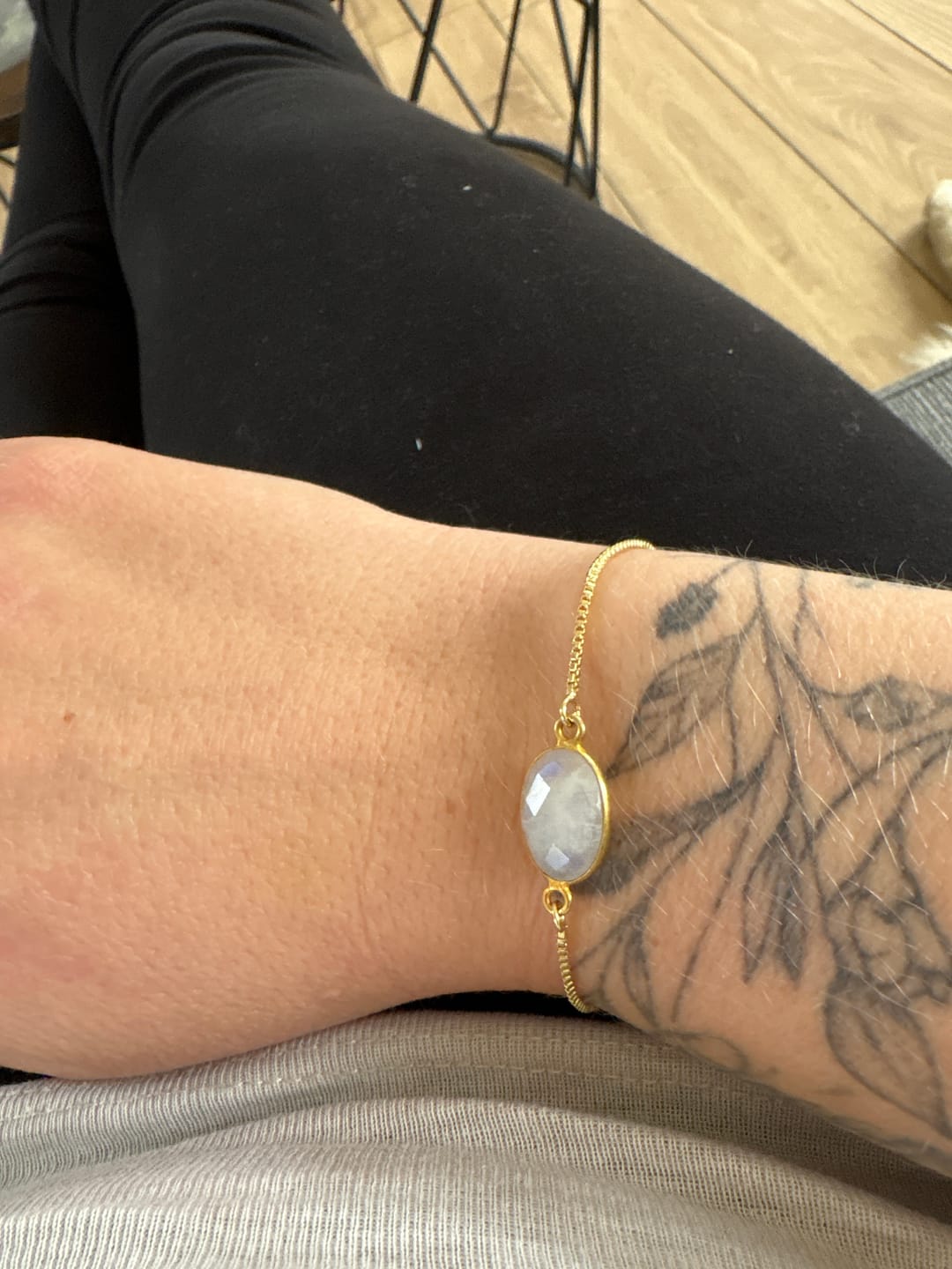Customer photo review of Bracelet Pierre de Lune – Fertilité, Harmonie, Sérénité