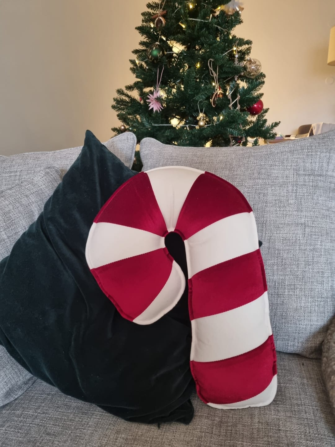 Customer photo review of “Red Lollipop” christmas Patchwork Pillow, best gift for holidays