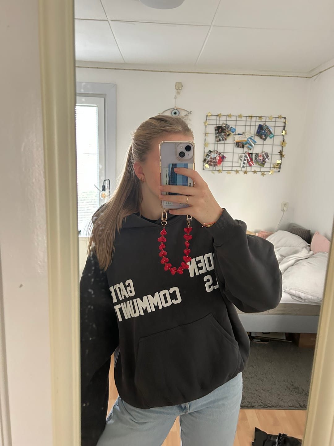 Customer photo review of GATED COMMUNITY HOODIE DARK GREY