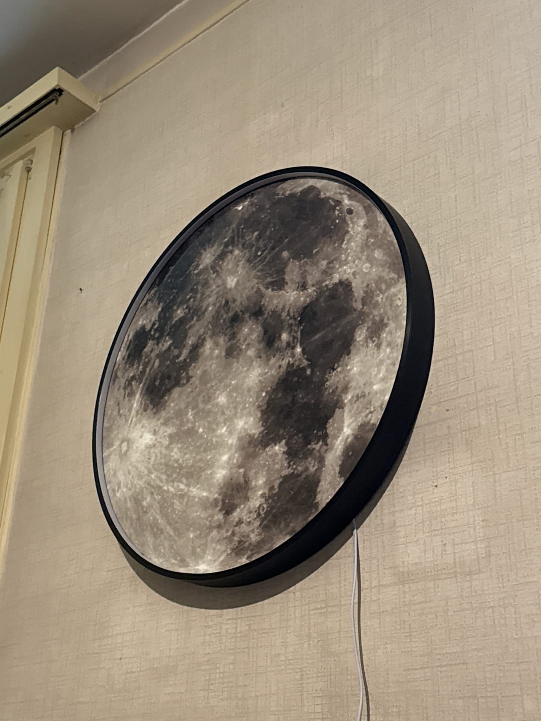 Customer photo review of Acryl-Wandbild mit Beleuchtung Moon