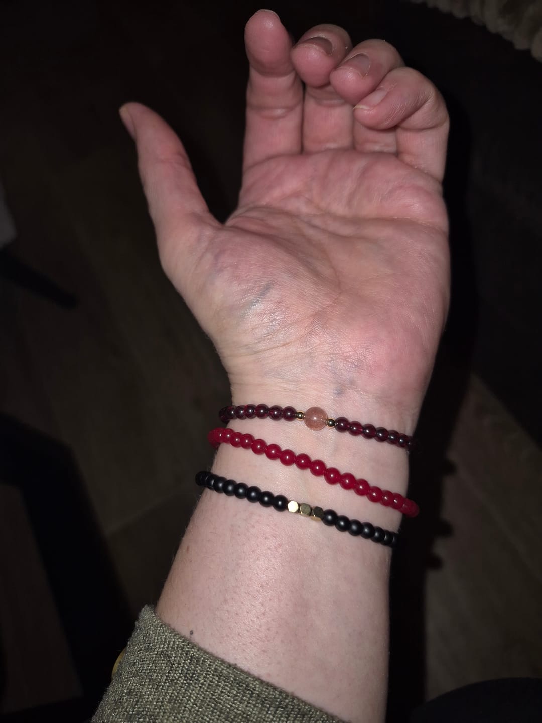 Customer photo review of Rubin Armband - Perlen geschliffen